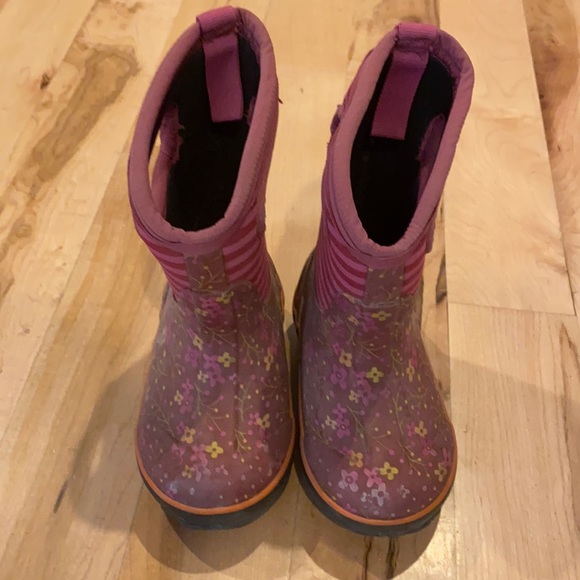 girls bogs size 4